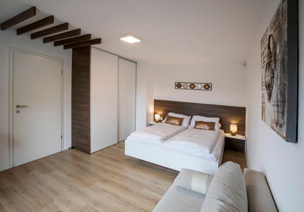 Apartments Vila Apolonia Ljubljana Eksteriør billede